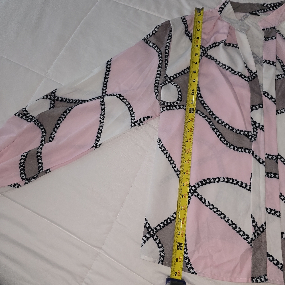 Stylish Pink and White Geometric Women's Top - Picture 3 of 6